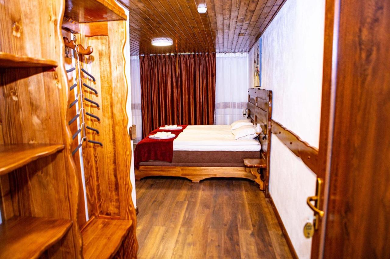 Hotel Vila Swe Sar Curtea de Argeş Exterior foto